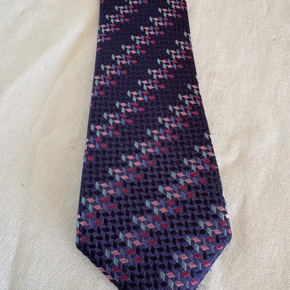 Tallia Mens‎ Navy Blue Geometric Diamond Silk Necktie 3 Inch Width 121148